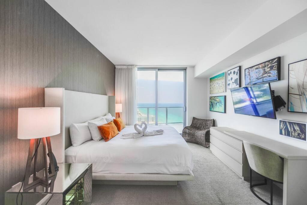 Spectacular Sunset Views Over The Ocean At Hollywood Esterno foto