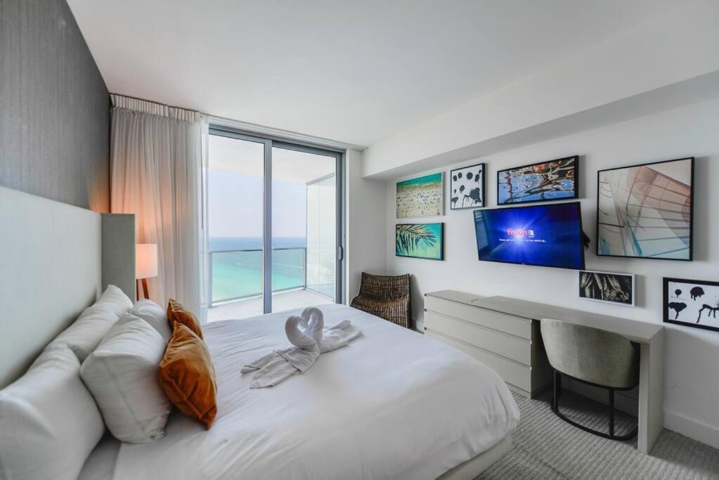 Spectacular Sunset Views Over The Ocean At Hollywood Esterno foto