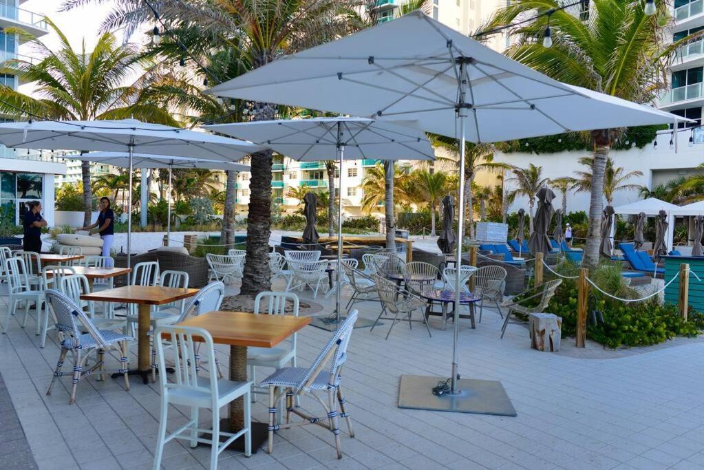 Spectacular Sunset Views Over The Ocean At Hollywood Esterno foto